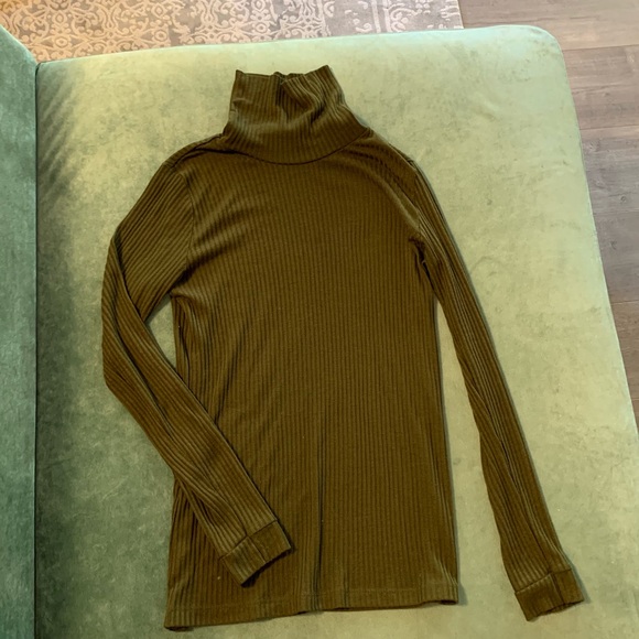 Forever 21 Turtle neck olive top - Picture 3 of 8